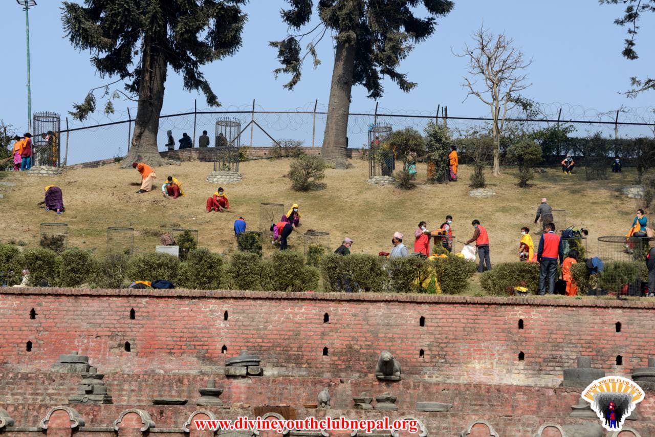 cleaning-at-kripalu-batika-for-shivaratri-2073